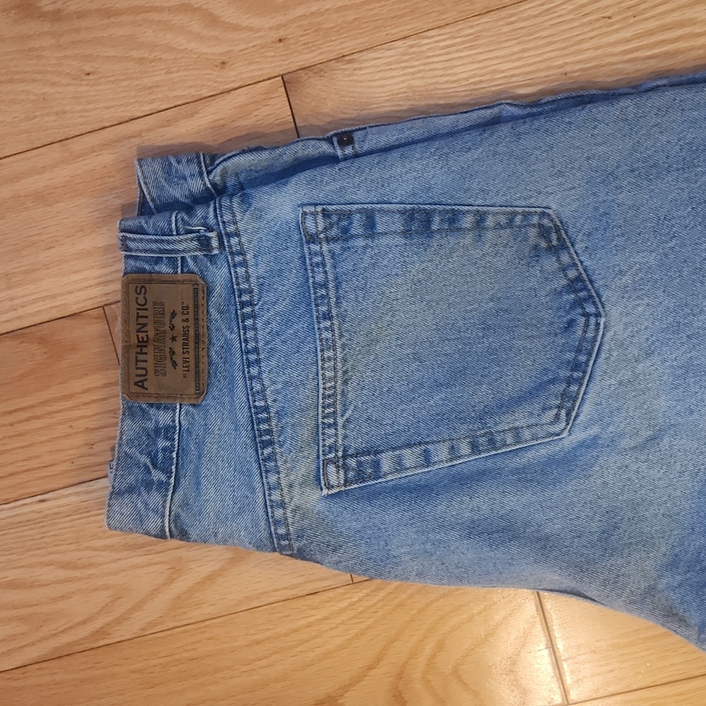 AUTHENTIC LEVI JEANS